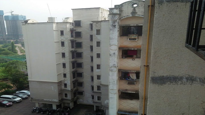 Dental Clinic in a Residential Flat; Persistent Leakage Issues