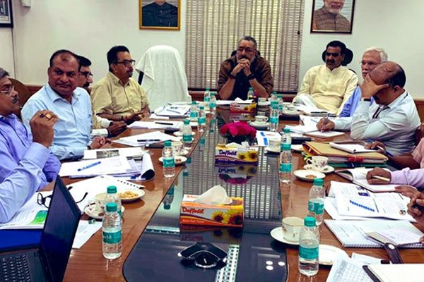 Minister Giriraj Singh Gets Tough with NDDB; Asks about Rs200 Crore Given to NDS