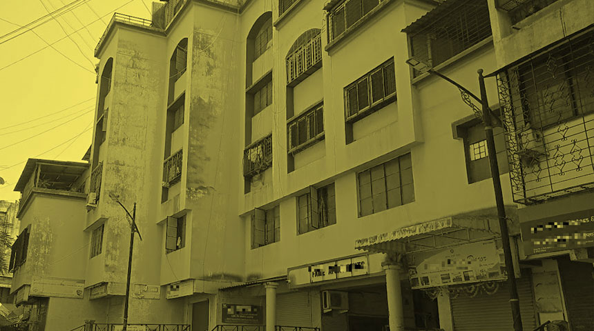 Outstanding Maintenance Dues from Builder and Delay in Issuing Share Certificate