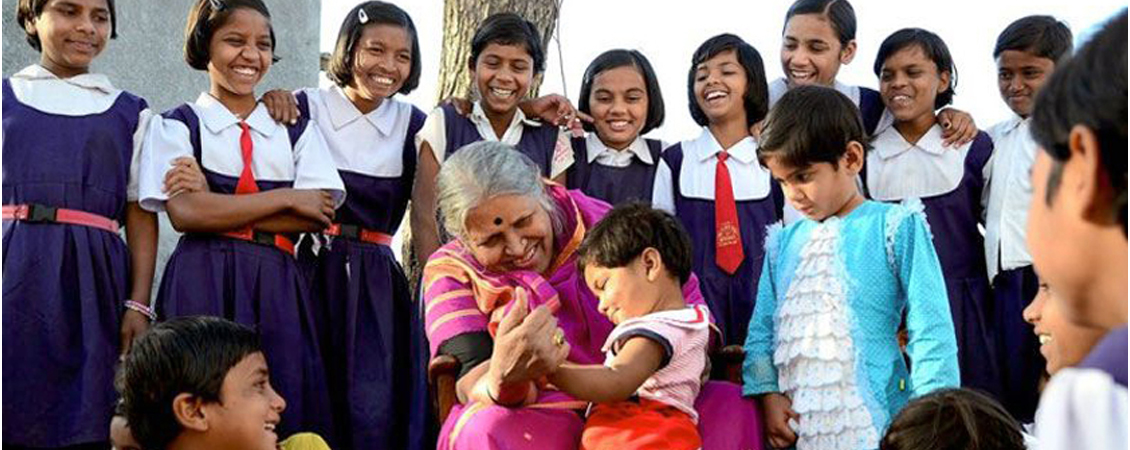 CM assures Sindhutai Sapkal of special permission for her orphanage