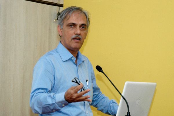 CA Ameet Patel demystifies TDS provisions at Moneylife Foundation programme