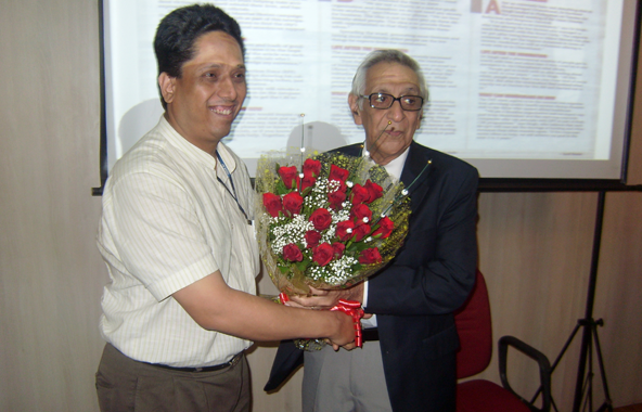 Moneylife Foundation felicitates Mumbai’s Hero, Samir Zaveri