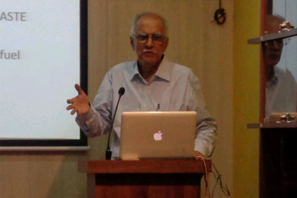 Senior consumer activist AV Shenoy explaining how electricity bills are calculated
